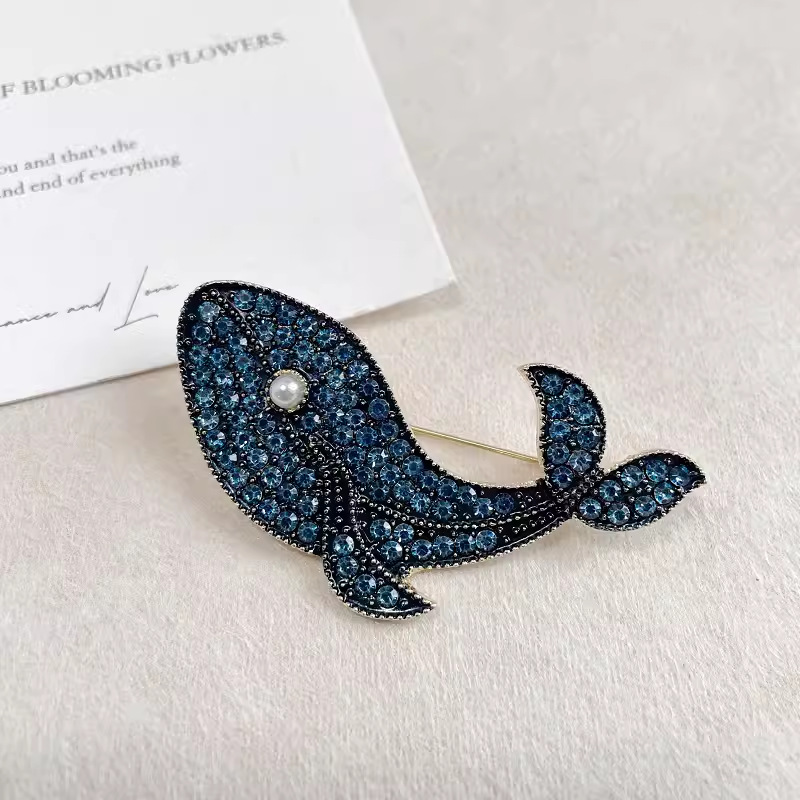 Embroidery Whale - Korean Fashion Creative Blue Whale Brooches