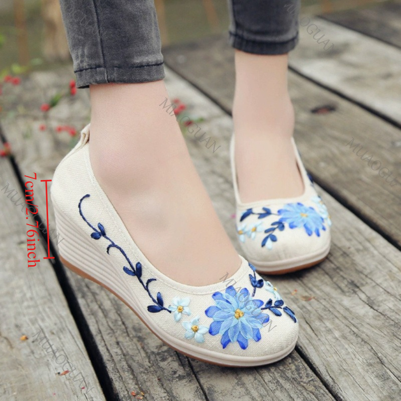 Embroidered Women Comfort Wedg - Embroidery Shoes ulasan dan harga