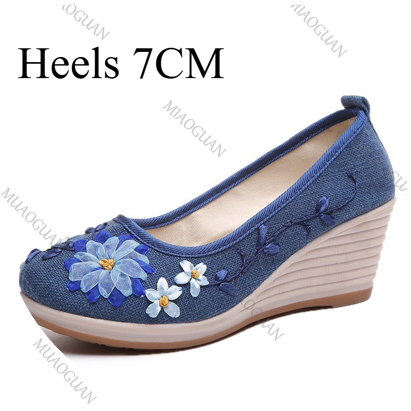 Embroidered Women Comfort Wedg - Embroidery Shoes ulasan dan harga