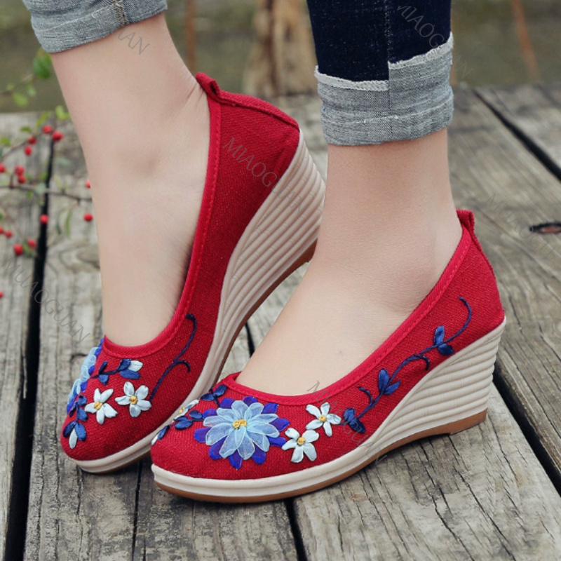 Embroidered Women Comfort Wedg - Embroidery Shoes ulasan dan harga